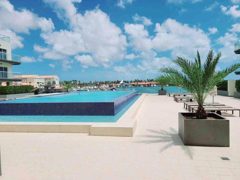 Milateo Suite Oranjestad Luaran gambar